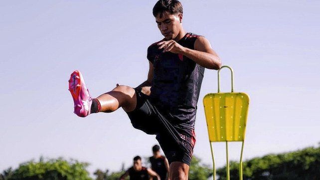 Ignacio Lago podr&iacute;a arrancar por derecha en el esquema de Medr&aacute;n en Col&oacute;n para recibir a Acassuso.