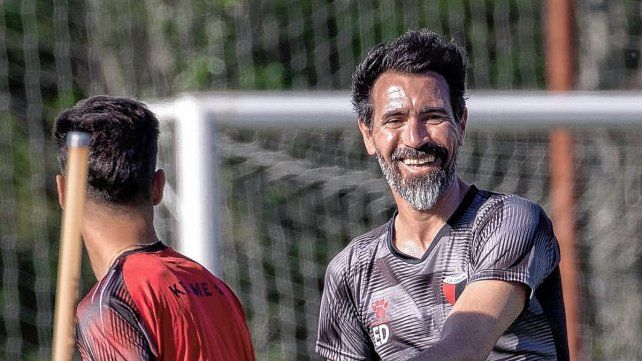 Eduardo Dom&iacute;nguez espera por los lesionados. Foto: prensa Col&oacute;n.