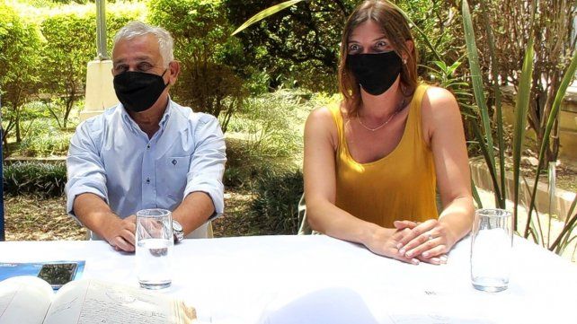 El secretario de Justicia de la provincia, Gabriel Somaglia y la directora provincial de Registro Civil, Luisina Giovannini, presentaron el nuevo Sistema Virtual de Partidas Civiles.