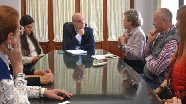 La reunión entre el Defensor del Pueblo delegación Santa Fe, Jorge Henn y los vecinos de Centenario