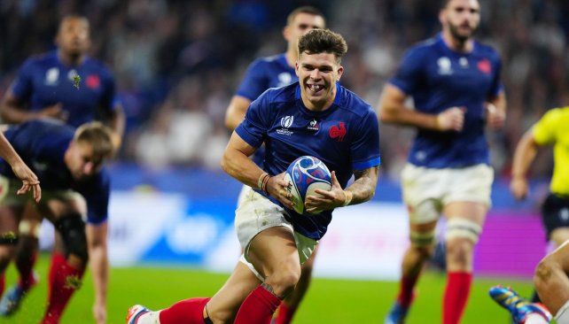 El medio apertura Matthieu Jalibert consiguió apoyar el primer try del segundo tiempo ante la escuadra Azurra.