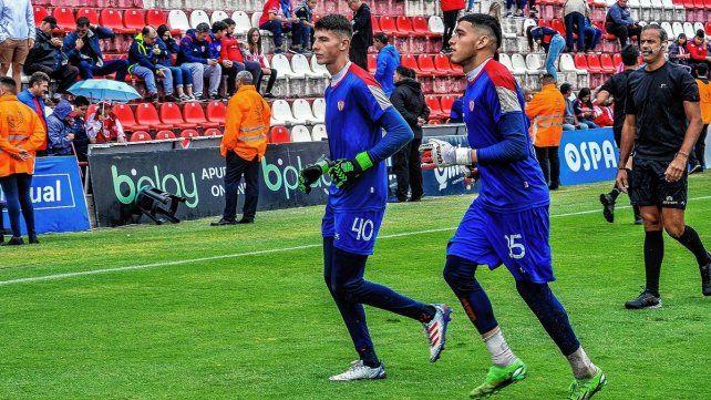 Lucas Meuli (izquierda) y Diego Gonz&aacute;lez son los actuales arqueros de reserva de Uni&oacute;n.