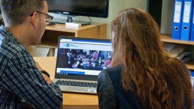 La UNL fortalece el acceso al primer empleo: más de 1.000 pasantías activas y récord de inserción laboral en 2025
