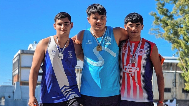 Walter Duran de Uni&oacute;n (derecha) clasific&oacute; al Nacional en pruebas combinadas en Entre R&iacute;os.