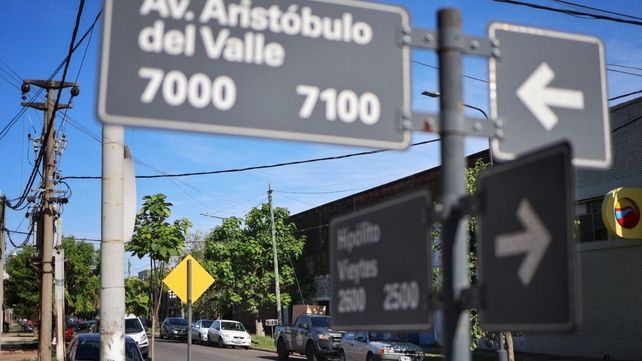 Buscan ampliar el estacionamiento en ambas manos en calles paralelas y transversales a Aristóbulo del Valle Buscan ampliar el estacionamiento en ambas manos en calles paralelas y transversales a Aristóbulo del Valle