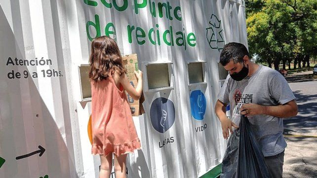Los Eco Puntos de Reciclaje se encuentran en el Parque Alberdi, la Estación Belgrano y la Costanera Oeste. La atención es de 9 a 19.