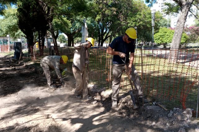 Sacarán la histórica fuente de Plaza Colón: cómo será la puesta en valor integral de un espacio emblemático de Santa Fe Sacarán la histórica fuente de Plaza Colón: cómo será la puesta en valor integral de un espacio emblemático de Santa Fe