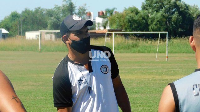 Andrés Formento asumió la conducción técnica de Cosmos FC en lugar del histórico Leandro Birollo.