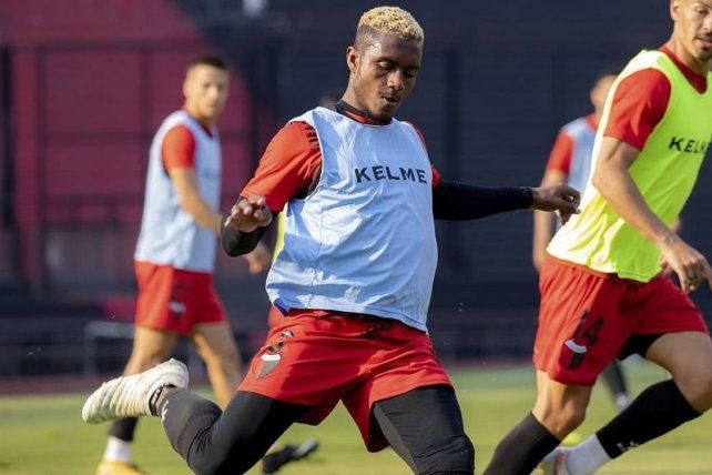 Yeiler G&oacute;ez fue una de las grandes figuras de Col&oacute;n en el triunfo frente a Rosario Central.