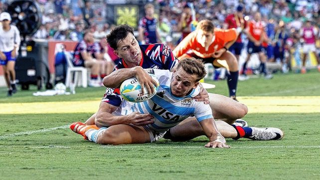 El seleccionado argentino se cruzará con España el domingo a las 4.05 en semifinales.