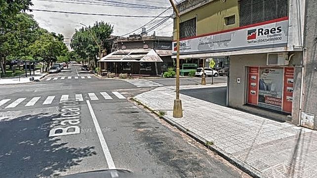Esquina de Sarmiento y Balcarce en Bº Candioti, lugar del robo con inhibidor de señal.