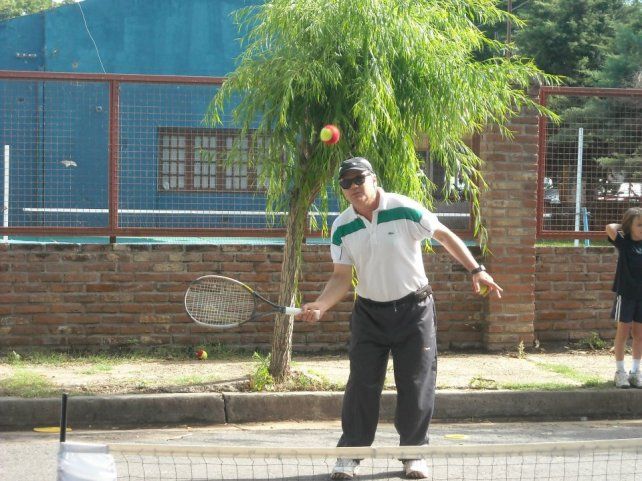 Fernando Dalla Fontana exintegrante del equipo argentino de copa Davis y actual profesor en el Lawn Tenis.