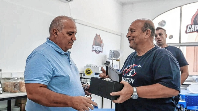 Juli&aacute;n Galdeano, coordinador de los Juegos Suramericanos fue recibido por el CEO de Capibaras, Carlos Fertonani.