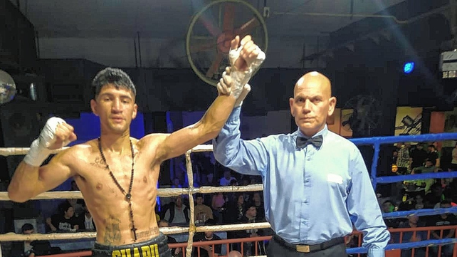 El Chapu Cantero, del gimnasio Willie Pep, derrot&oacute; por la v&iacute;a r&aacute;pida en el segundo round a Petkus del Thunder Box.
