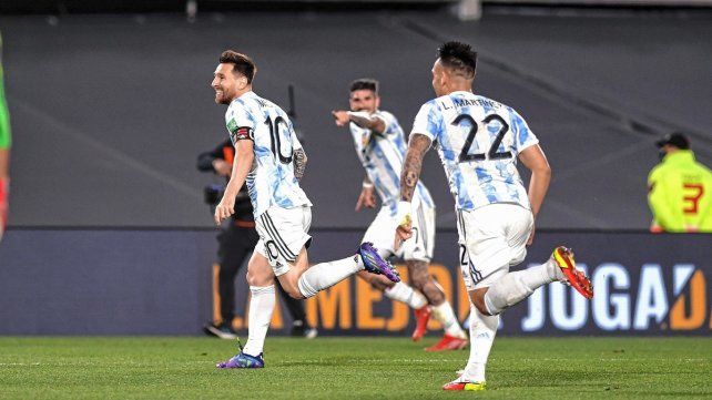 Argentina gole&oacute; a Uruguay en el Monumental y dio un gran paso hacia Qatar 2022.