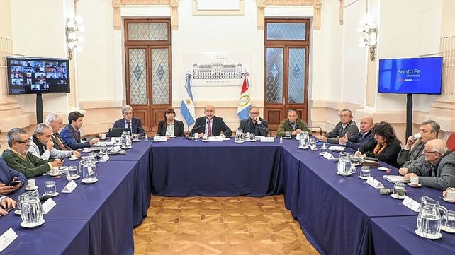 Perotti recibe a intendentes por la deuda con Nación: ¿cuánto le correspondería a Santa Fe?