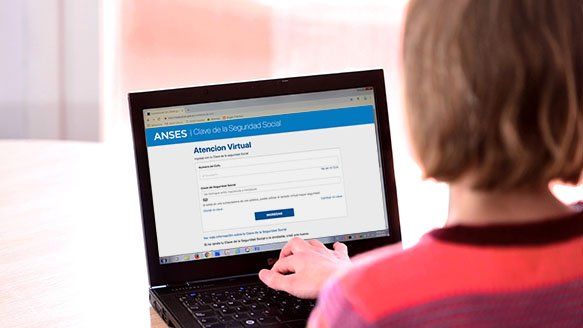 La Atención Virtual de Anses está disponible los días hábiles de 00 a 20hs y se admitirán 60.000 trámites diarios. Hay que ingresar con el número de CUIL y Clave de la Seguridad Social. Si no se cuenta con Clave, se puede generar en el momento.
