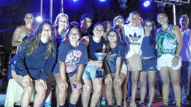  Banco Provincial recibió sus merecidas distinciones junto a la ex Leona y talentosa Delfina Merino.