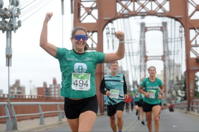 Más de 1500 deportistas se hicieron presentes en la prueba que utilizó las Costanera Este y Oeste de nuestra capital.