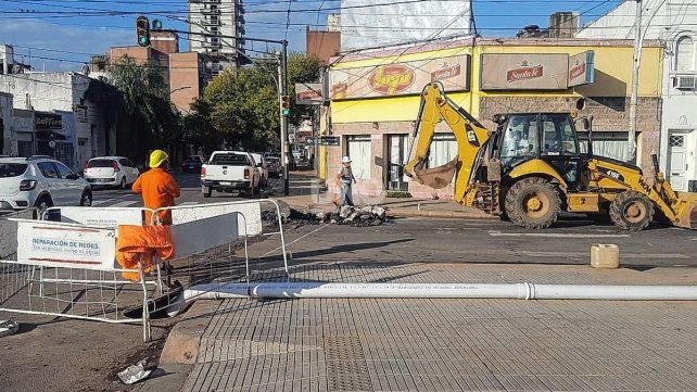 Corte de tránsito en Urquiza y Bulevar por trabajos realizados por Aguas Santafesinas. 