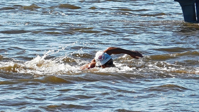 Gian Franco Turco de Uni&oacute;n de Santa Fe fue primero en el selectivo de aguas abiertas en Santo Tom&eacute;.