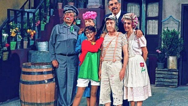El Chavo del 8 es una serie de televisión cómica mexicana emitida entre 1973 y 1980. Allí conocimos a los personajes queridos por grandes y chicos: el Chavo, la Chilindrina, Don Ramón, Doña Florinda, Quico y el profesor Jirafales, entre otros.