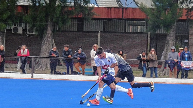 Gonzalo Trinchieri fue uno de los puntos alto del combinado santafesino, aunque no alcanz&oacute; para mantenerse en la elite del Argentino de selecciones.