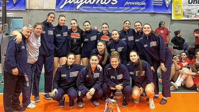 En la rama femenina, el conjunto de Santa Fe ocup&oacute; la tercera ubicaci&oacute;n en el Interasociaciones Sub 18.