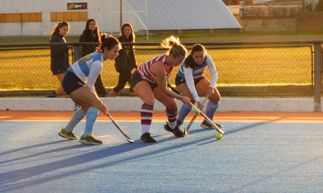 Florencia Villar fue la autora de los dos goles que consigui&oacute; el elenco de la autopista.