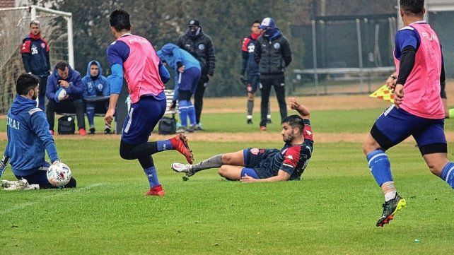 Nicol&aacute;s Cordero ser&iacute;a una de las apuestas en Uni&oacute;n de Juan Azconz&aacute;bal, quien no confirm&oacute; ni nombres ni sistema de juego.
