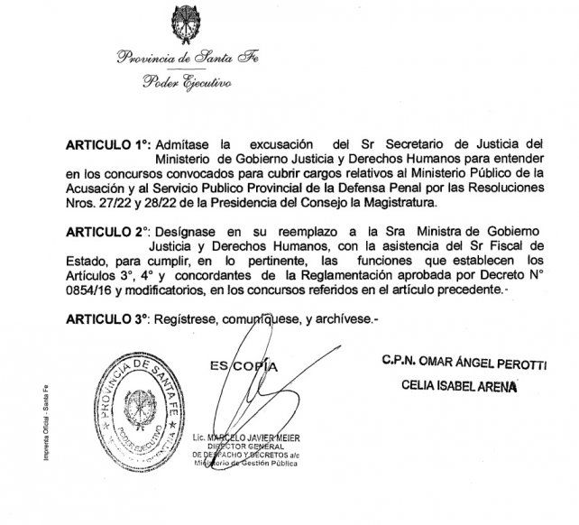 Decreto remoción de Gabriel Somaglia por Celia Arena 