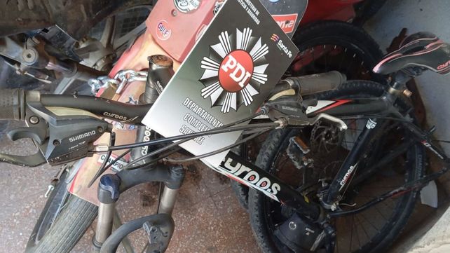Desarticulan una banda dedicada al robo y desguace de motocicletas en Santa Fe: allanamientos secuestros y detenidos