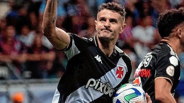 Pablo Vegetti sigue dulce con la camiseta de Vasco da Gama.