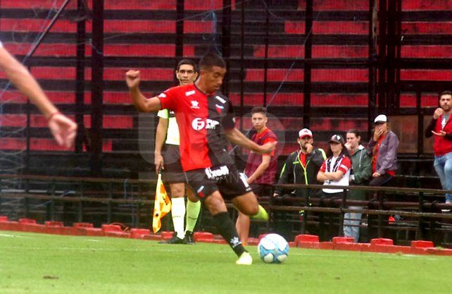 Franco Quiroz rescindi&oacute; su contrato con Col&oacute;n para irse a jugar a General D&iacute;az de Paraguay. UNO Santa Fe | Jos&eacute; Busiemi