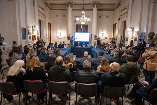 Martín Rapetti, en Santa Fe: "El trabajo que tenemos por delante es diversificar la economía argentina" Martín Rapetti, en Santa Fe: "El trabajo que tenemos por delante es diversificar la economía argentina"