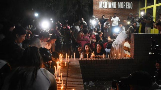 La comunidad con velas despidió a Ian