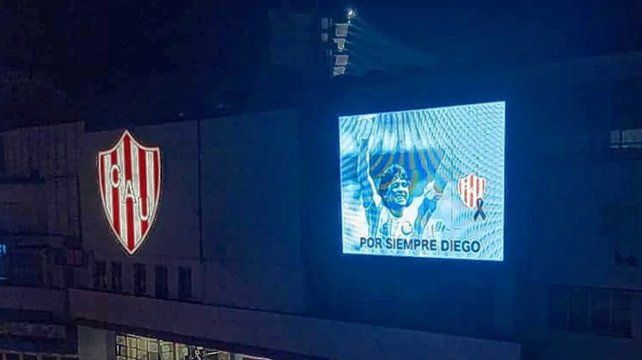 El miércoles por la noche, Unión le hizo un homenaje especial a Diego Maradona. Foto: prensa Unión