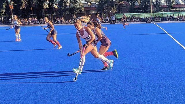 Florencia Villar, capitana de CRAI, consigui&oacute; los dos goles con los que las Gitanas vencieron a las lasallanas.