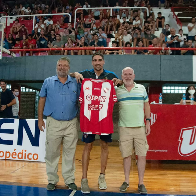 Am&iacute;lcar Cecotti y Hugo Fessia, junto a Mauro Cosolito, son claves en la estructura del b&aacute;squet de Uni&oacute;n.