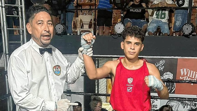 Alex Oveja Molina derrot&oacute; por KOT al sanjavierino Vel&aacute;zquez en barrio Roma.