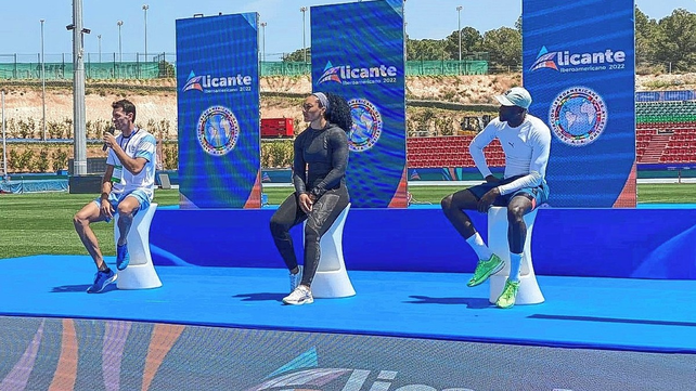 El garrochista ol&iacute;mpico santafesino Germ&aacute;n Chiaraviglio, fue uno de los protagonistas en la ceremonia de apertura.