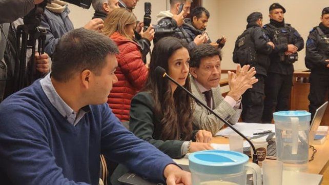 La parte querellante, al igual que la fiscalía pidió para el acusado la prisión perpetua 