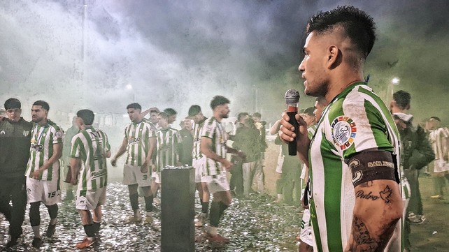El santafesino Lorenzo Gonz&aacute;lez, capit&aacute;n del campe&oacute;n, resalt&oacute; la entrega de sus compa&ntilde;eros.