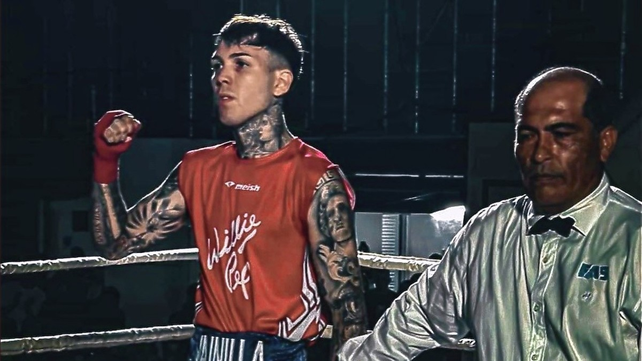 Camilo Ojeda del gimnasio Willie Pep se impuso por puntos a Jorge Briani del Chino Box.