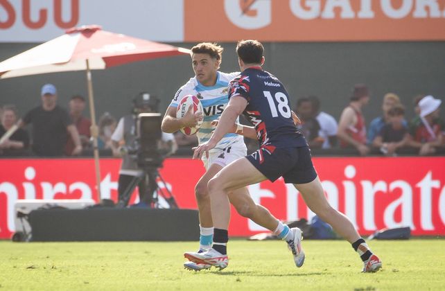 Argentina venci&oacute; a Gran Breta&ntilde;a e Irlanda, y clasific&oacute; a cuartos de final del Seven de Dubai.