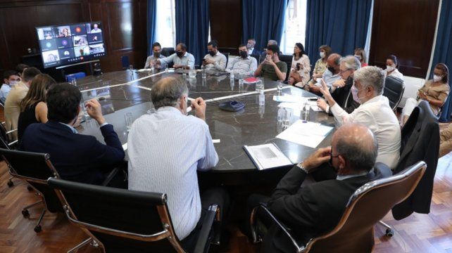 El secretario de Comercio Interior de la Nación, Roberto Feletti, encabezó en febrero el primer encuentro con el propósito de consensuar propuestas para dar una solución a la problemática de los alquileres en todo el país.