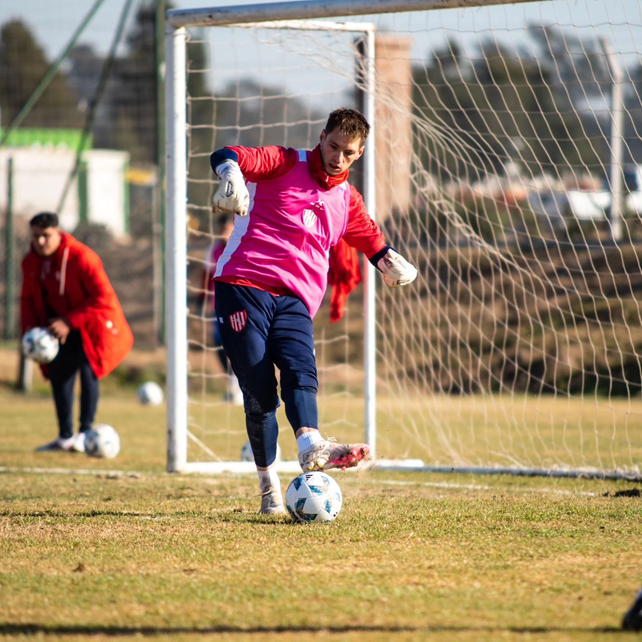Thiago Cardozo tiene un intenso mano a mano con Nicol&aacute;s Campisi para ser el arquero de Uni&oacute;n.