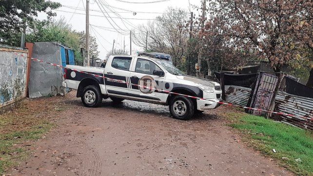 Allanamientos simult&aacute;neos en barrio Varadero Sarsotti por la b&uacute;squeda de M&oacute;nica Aquino.
