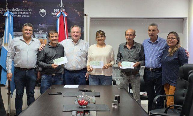 El senador Felipe Michlig junto al diputado Marcelo visitaron la localidad de Las Avispas y más tarde en la sede del Senado, de la ciudad de San Cristóbal, 