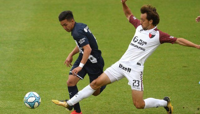 Estaría otra vez la duda en el medio en Colón: Christian Bernardi o Facundo Farías para recibir a Central Córdoba. Foto: Pool ARGRA